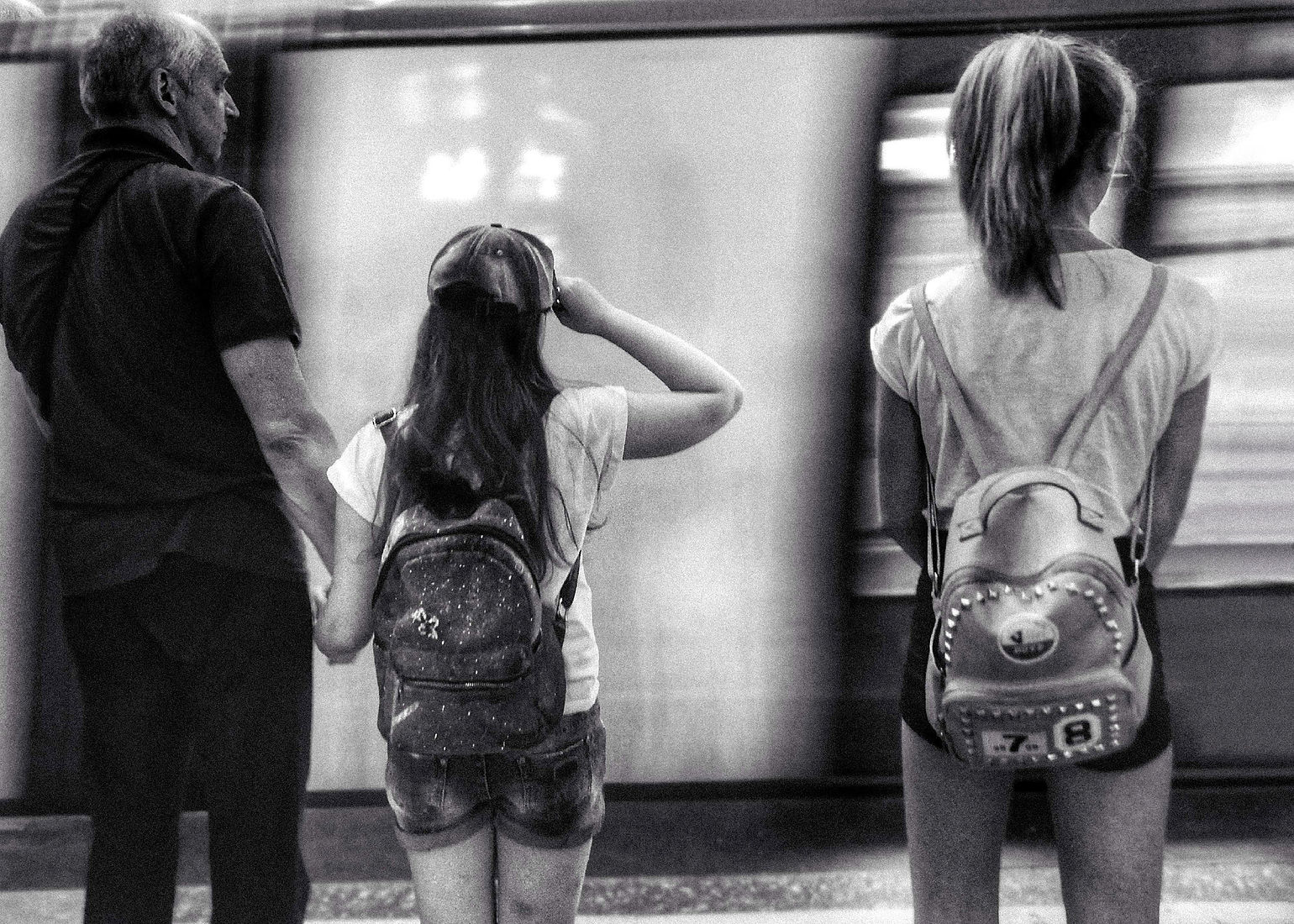 Alexander Tarasenkov (Александр Тарасенков) photographer, Moscow. MetroLife. Untitled