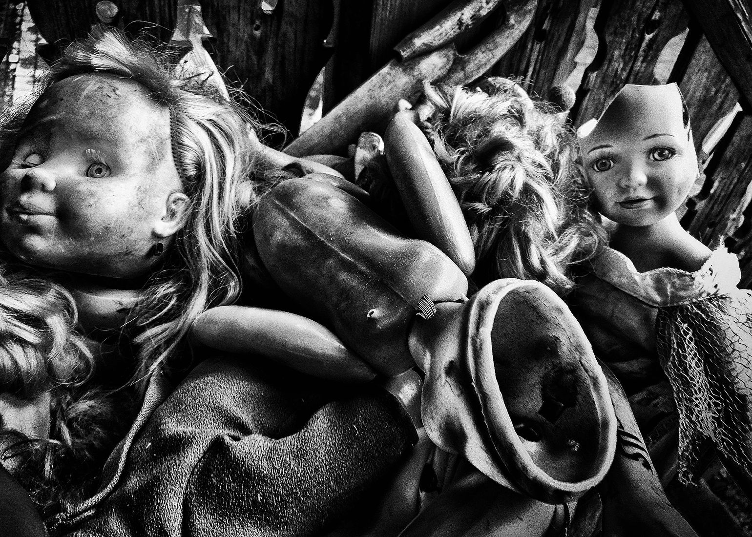 Alexander Tarasenkov (Александр Тарасенков) photographer, Moscow. House of abandoned dolls. Untitled