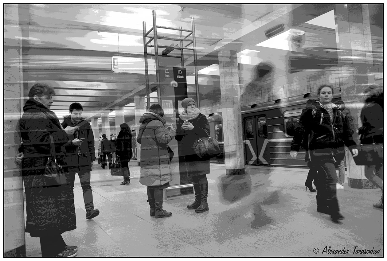 Alexander Tarasenkov (Александр Тарасенков) photographer, Moscow. MetroLife. Untitled