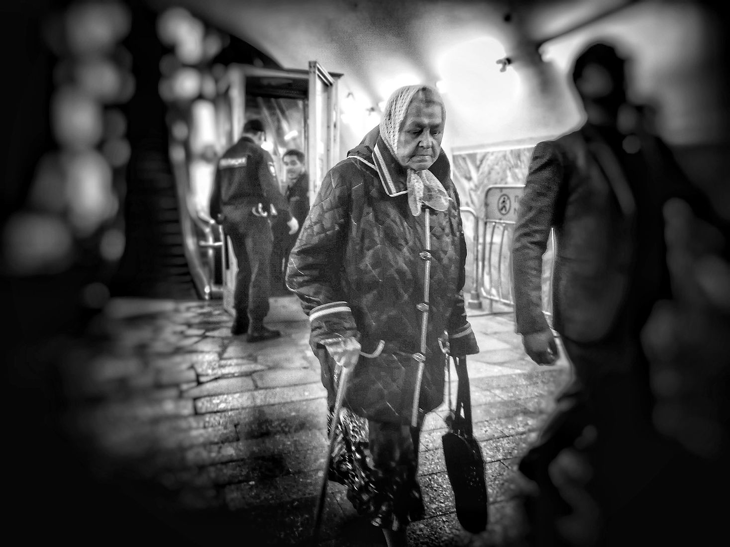 Alexander Tarasenkov (Александр Тарасенков) photographer, Moscow. MetroLife. Untitled