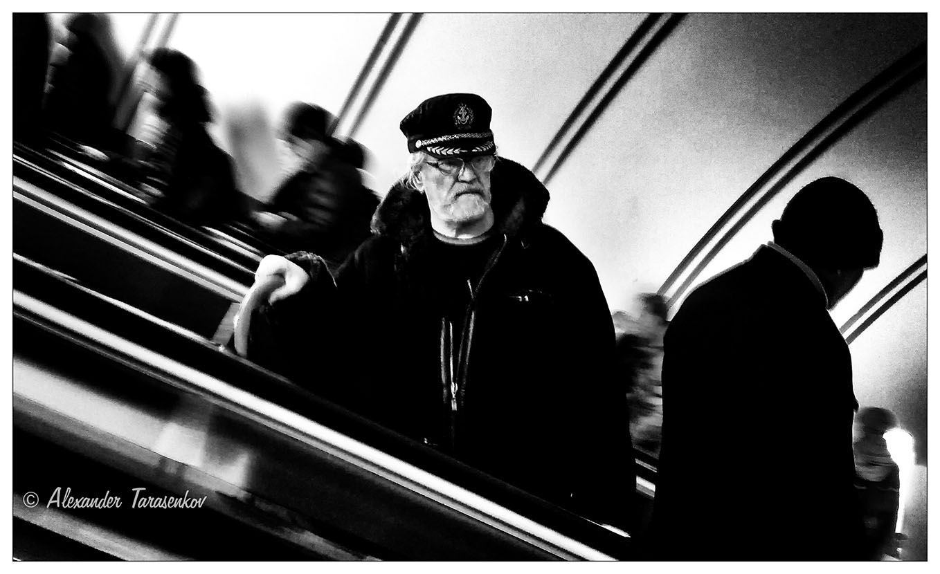 Alexander Tarasenkov (Александр Тарасенков) photographer, Moscow. MetroLife. Untitled