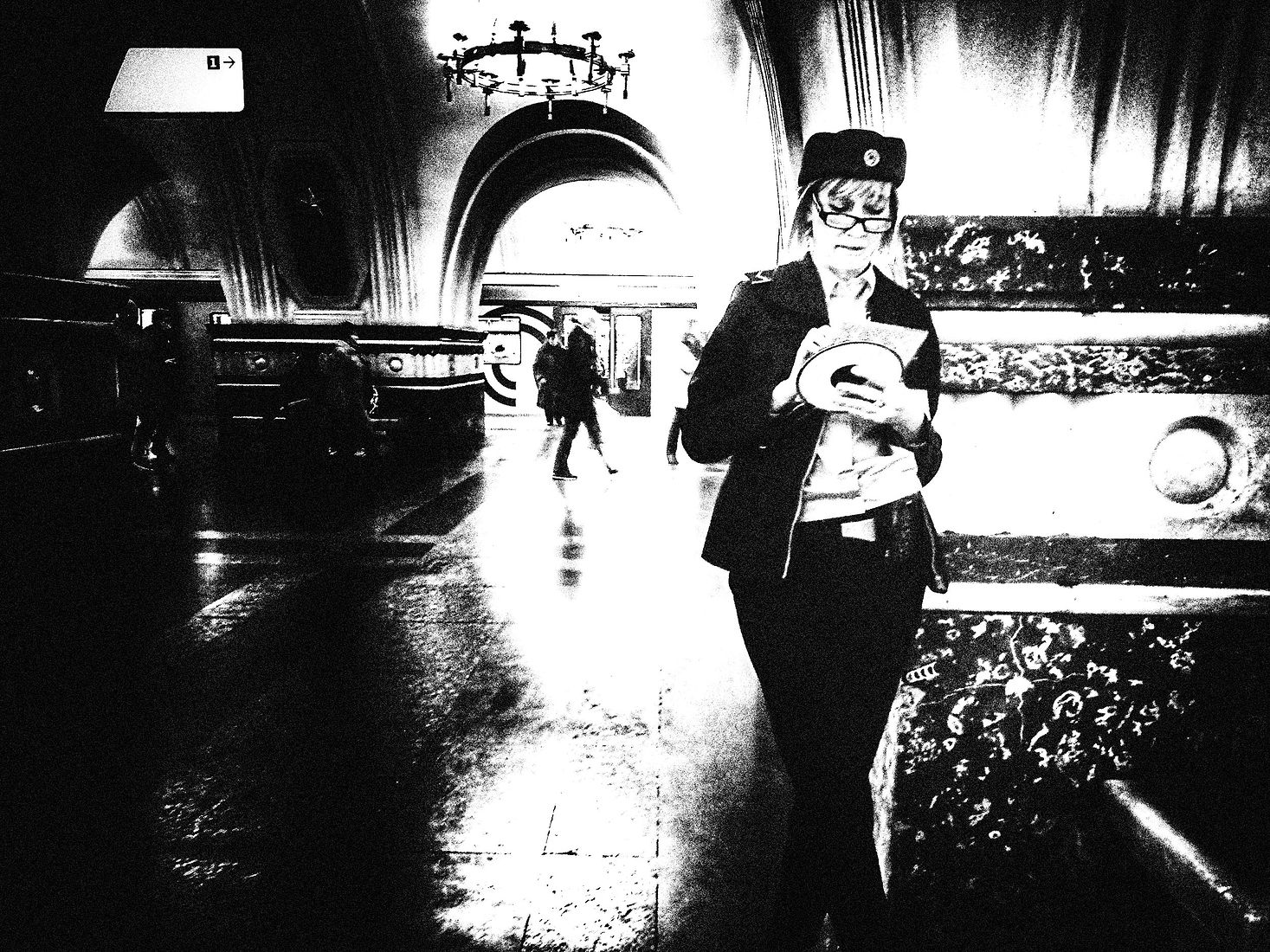 Alexander Tarasenkov (Александр Тарасенков) photographer, Moscow. MetroLife. Untitled