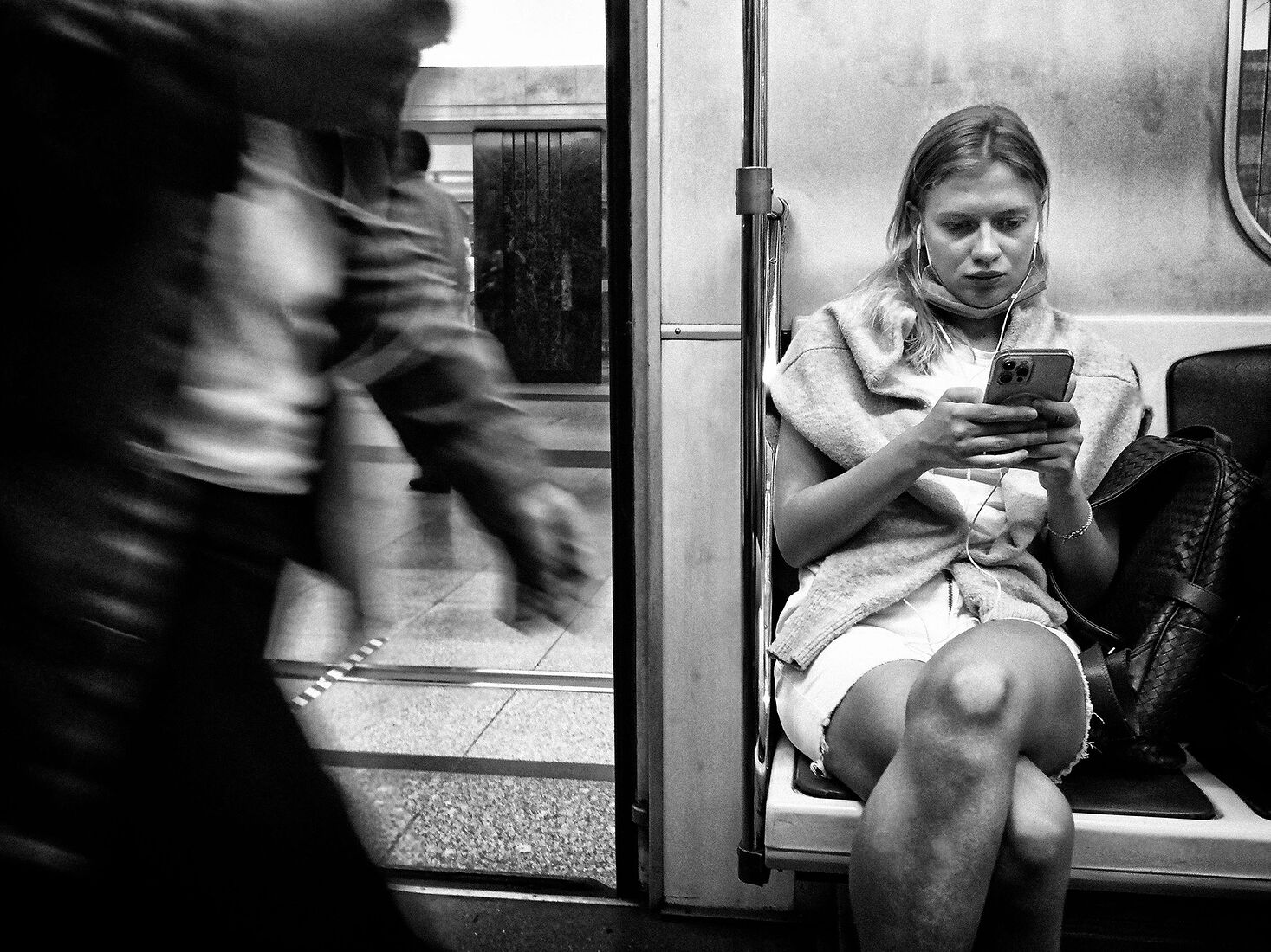 Alexander Tarasenkov (Александр Тарасенков) photographer, Moscow. MetroLife. Untitled