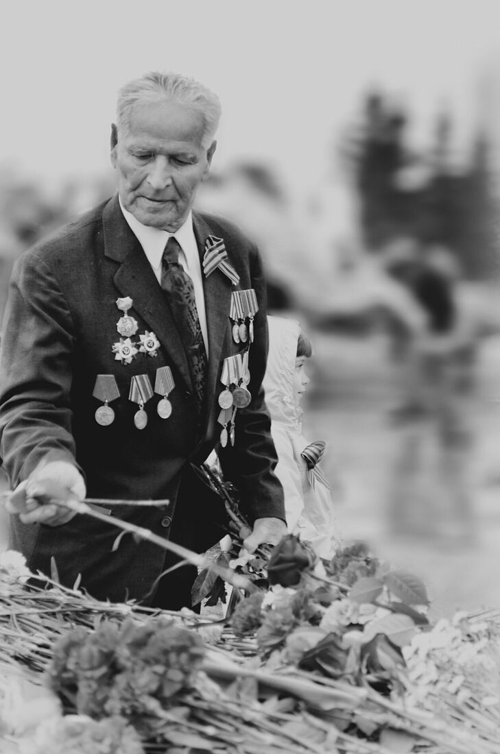Празднование Дня победы в Великой Отечественной войне. Москва, Парк Победы, Поклонная гора, 9 мая 2012.