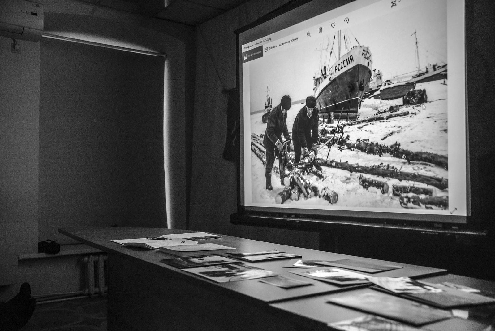 Alexander Tarasenkov (Александр Тарасенков) photographer, Moscow. 22.March 2019, Report from the creative meeting of the photographer Victor Zagumennov.. Untitled