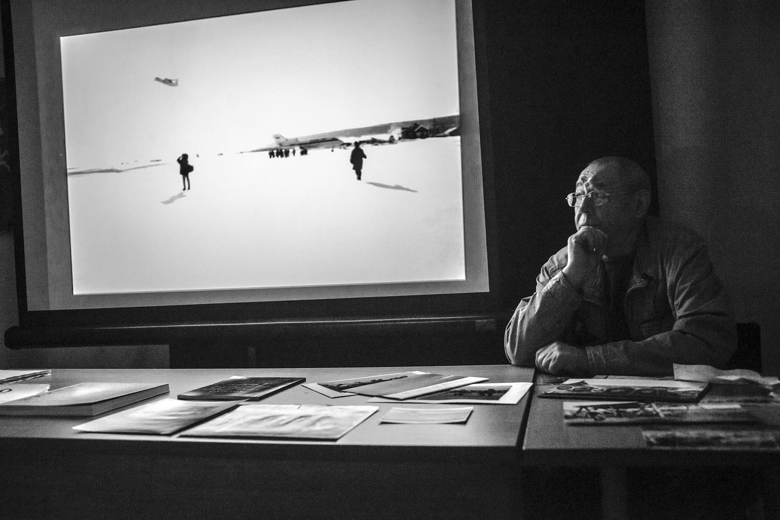 Alexander Tarasenkov (Александр Тарасенков) photographer, Moscow. 22.March 2019, Report from the creative meeting of the photographer Victor Zagumennov.. Untitled