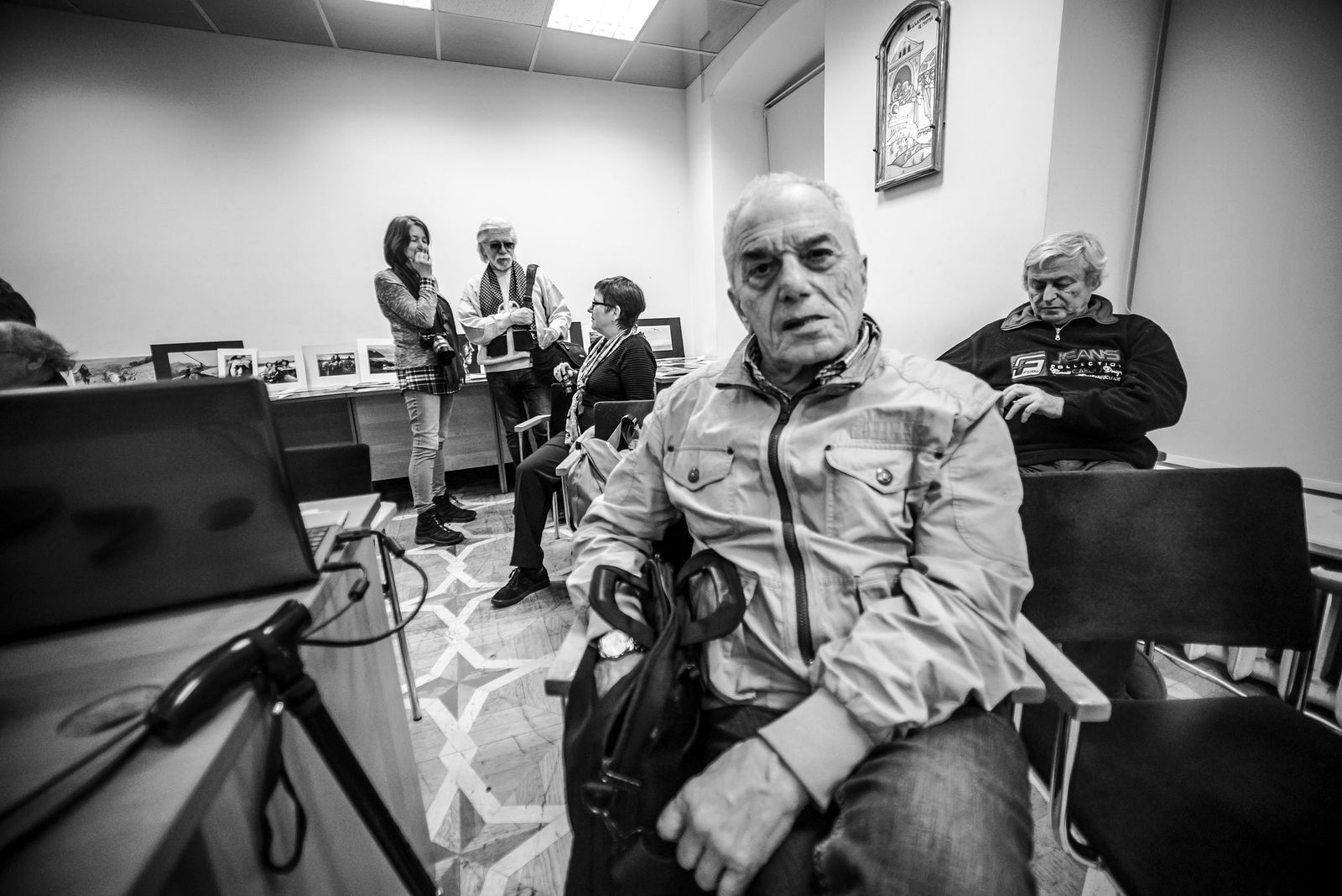 Alexander Tarasenkov (Александр Тарасенков) photographer, Moscow. 22.March 2019, Report from the creative meeting of the photographer Victor Zagumennov.. Untitled