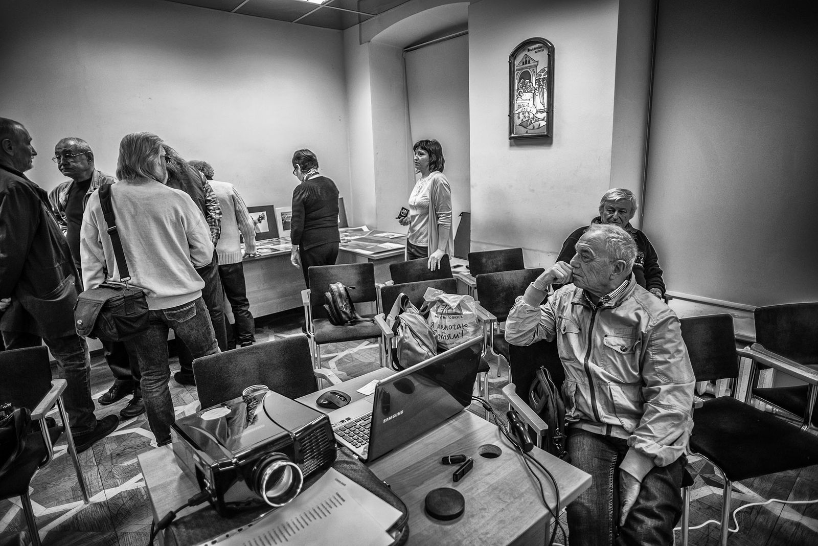 Alexander Tarasenkov (Александр Тарасенков) photographer, Moscow. 22.March 2019, Report from the creative meeting of the photographer Victor Zagumennov.. Untitled